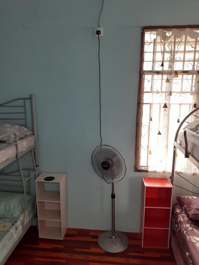 Homestay Idaman Tun Hussein - Harga Untuk 1 Rumah ,1 Bilik ,1 Bilik Air 4 Single Bed - Not Sharing Perai Zewnętrze zdjęcie