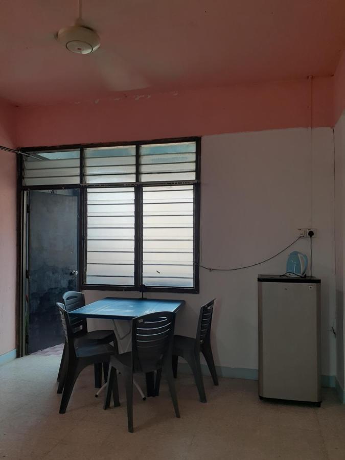 Homestay Idaman Tun Hussein - Harga Untuk 1 Rumah ,1 Bilik ,1 Bilik Air 4 Single Bed - Not Sharing Perai Zewnętrze zdjęcie