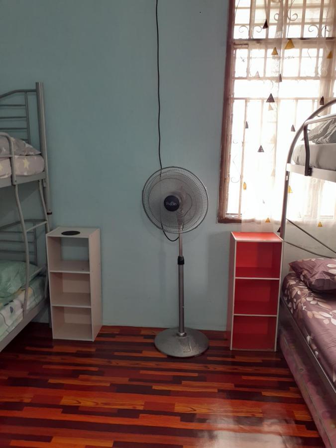 Homestay Idaman Tun Hussein - Harga Untuk 1 Rumah ,1 Bilik ,1 Bilik Air 4 Single Bed - Not Sharing Perai Zewnętrze zdjęcie